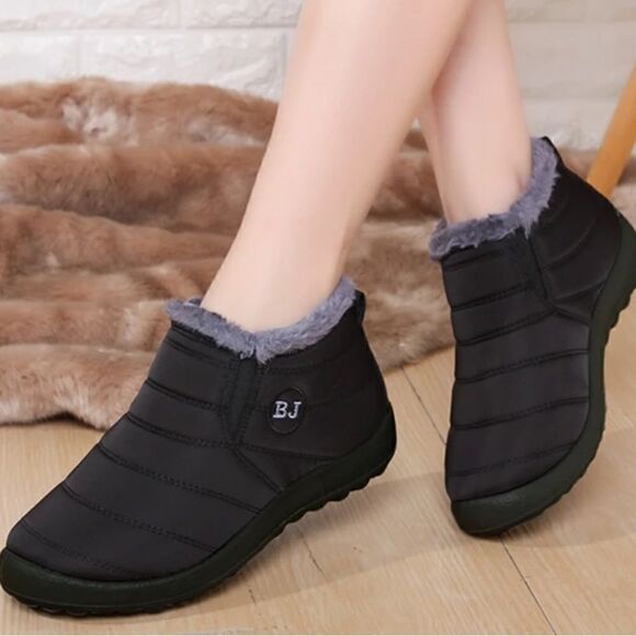 BJ Black Quilted Faux Fur Lined Soft Sole Flat Ankle Waterproof Slipper Shoes - Picture 2 of 16